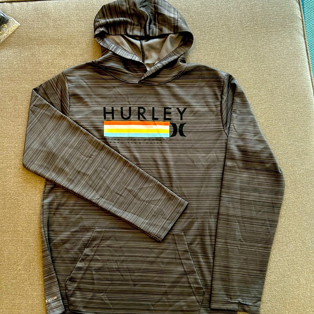 Like new Hurley long sleeve performance sweatshirt size kids XL.